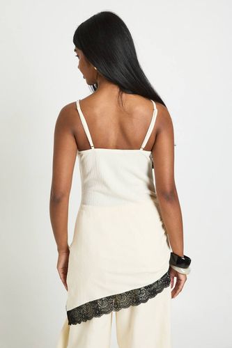 Débardeur Long Asymétrique À Texture Gaufrée Et Finitions En Dentelle | Taille 44 - boohoo - Modalova