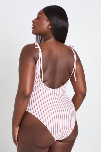 Maillot De Bain Grande Taille À Rayures Avec Bretelle Nouée | Taille 48 - boohoo - Modalova