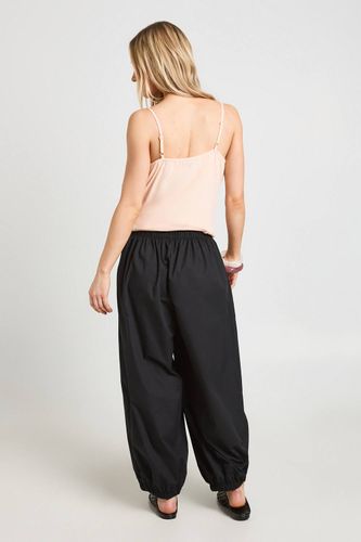 Pantalon Sarouel Taille Basse En Popeline Petite | Taille 36 - boohoo - Modalova