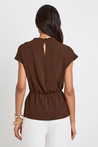 Chemisier Col Bénitier Avec Bordure Dorée Martelée Tall | Taille 46 - boohoo - Modalova