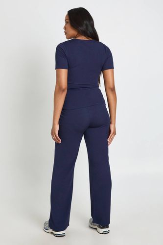 Cardigan Boutonné Et Pantalon Large En Maille Douce De Maternité | Taille 44 - boohoo - Modalova