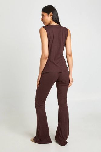 Ensemble Haut Sans Manches Côtelé À Boutons Et Pantalon Tall | Taille 46 - boohoo - Modalova