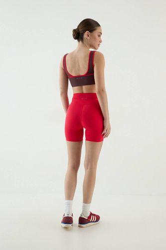 Brassière De Sport Sculptante À Devant Croisé | Taille Medium - DSGN Studio - Modalova