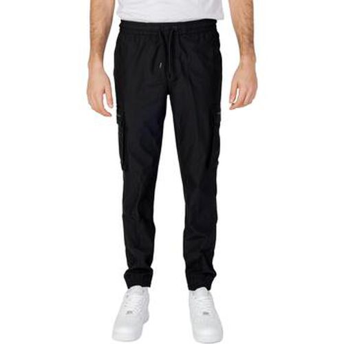 Pantalon TECHNICAL LOGO REPEA J30J324686 - Calvin Klein Jeans - Modalova
