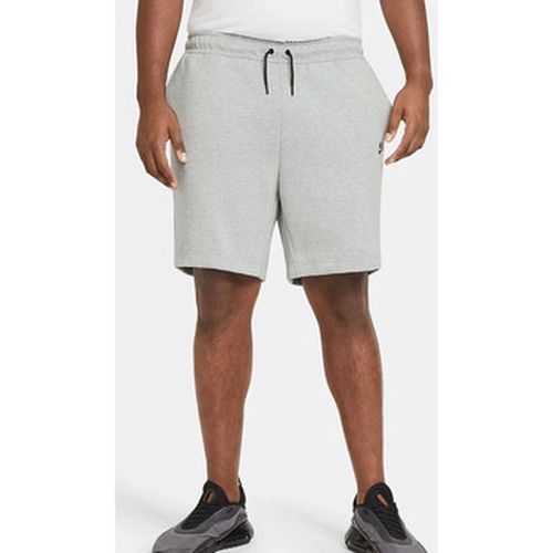 Short Nike SHORT TECH FLEECE GRIS - Nike - Modalova