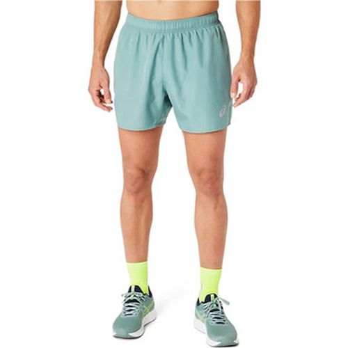 Pantalon Asics CORE 5IN SHORT - Asics - Modalova