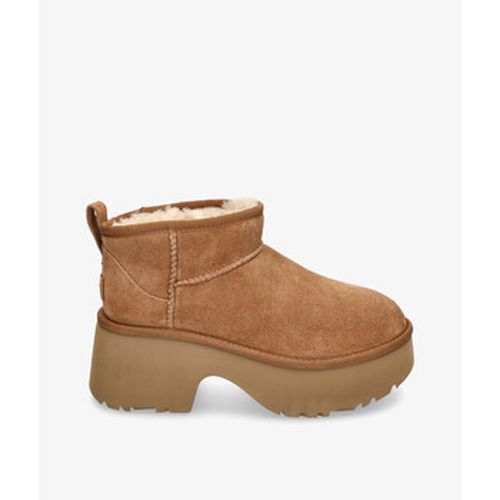 Bottines CLASSIC ULTRA MINI NEW HIGHTS - UGG - Modalova