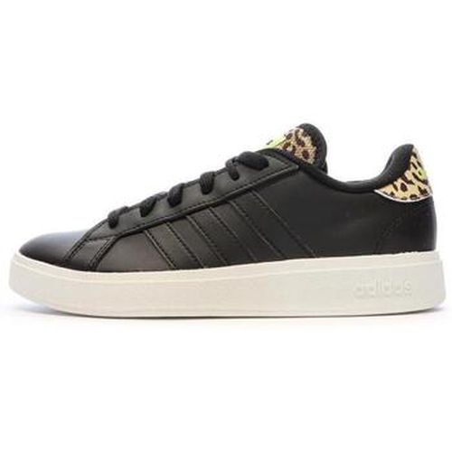 Baskets basses adidas ID4446 - adidas - Modalova