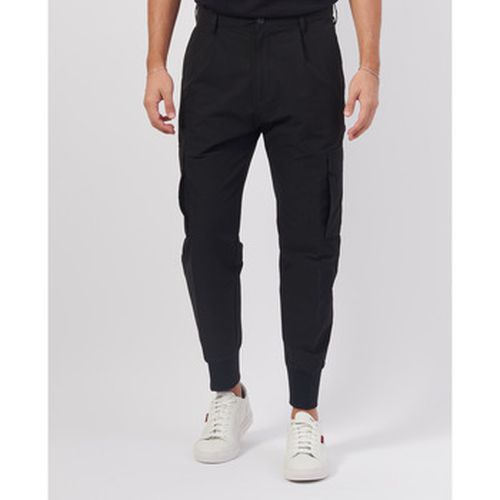 Pantalon Pantalon cargo avec grandes poches et logo - BOSS - Modalova