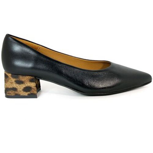 Chaussures ZAPATO DE PIEL NEGRO CON TACÓN ANIMAL PRINT MALTA 8 - Desiree - Modalova