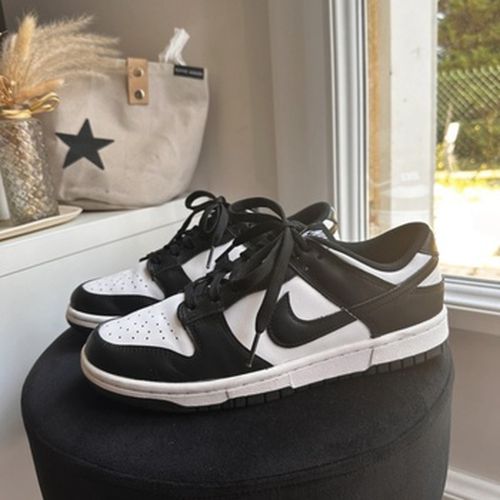 Baskets basses Basket dunk low panda - Nike - Modalova