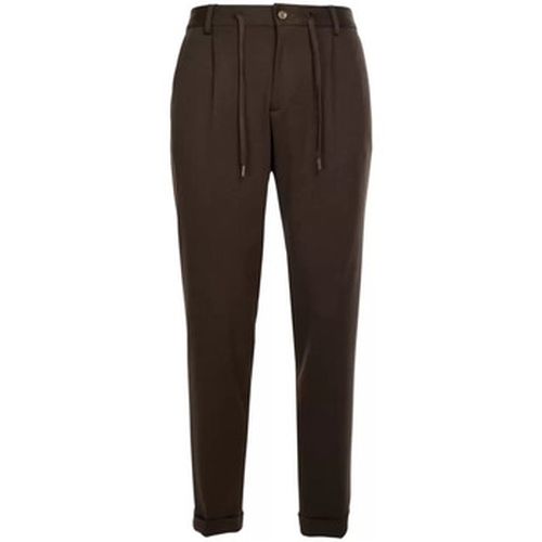 Pantalon Chinos Brown Trousers - Outfit - Modalova