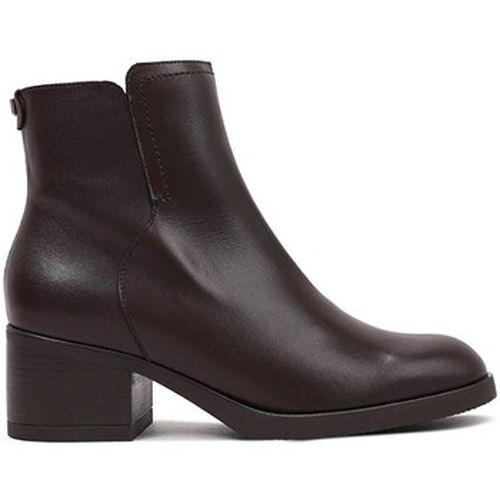 Bottines BOTÍN MARRÓN DE PIEL CON TACÓN BAJO CLOÉ G-6240 - Wonders - Modalova