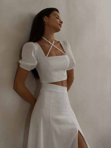 Lantern-sleeve crossing-strap crop top - Lichi - Modalova