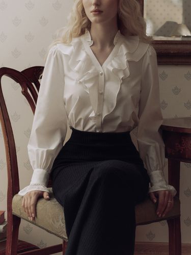 Straight blouse with ruffle at the collar - Lichi - Modalova