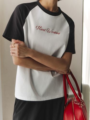 Loose T-shirt with lettering on the chest - Lichi - Modalova