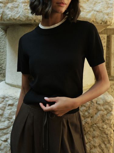 Knitted jersey T-shirt with contrast edging on the collar - Lichi - Modalova