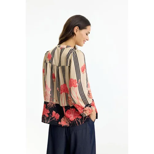 Blouses & Shirts > Blouses - - IN Front - Modalova