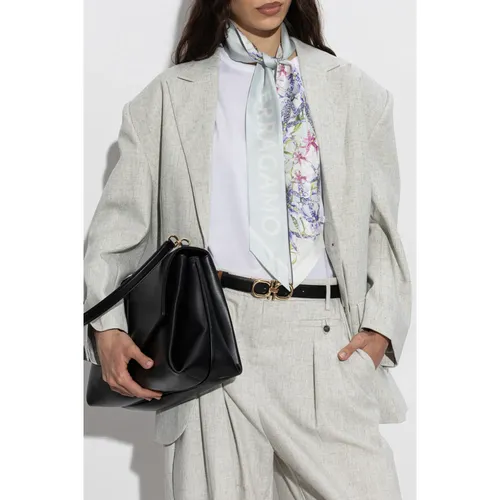 Accessories > Scarves > Silky Scarves - - Ferragamo - Modalova