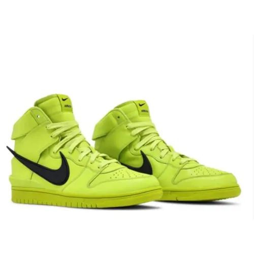Nike - Shoes > Sneakers - Yellow - Nike - Modalova