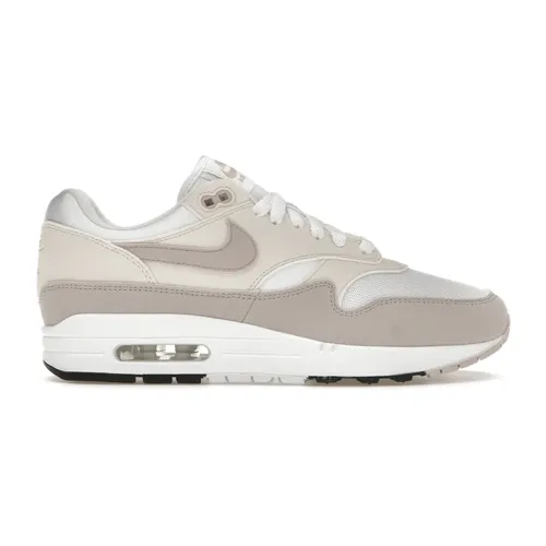 Nike - Shoes > Sneakers - Beige - Nike - Modalova