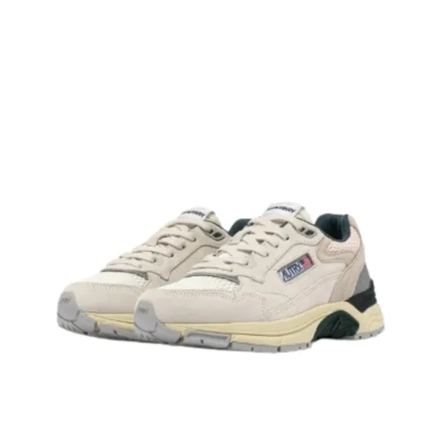 Shoes > Sneakers - - Autry - Modalova