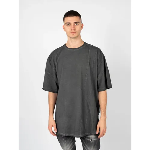 Tops > T-Shirts - - La Haine Inside Us - Modalova