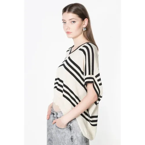 Knitwear > V-neck Knitwear - - Kaos - Modalova
