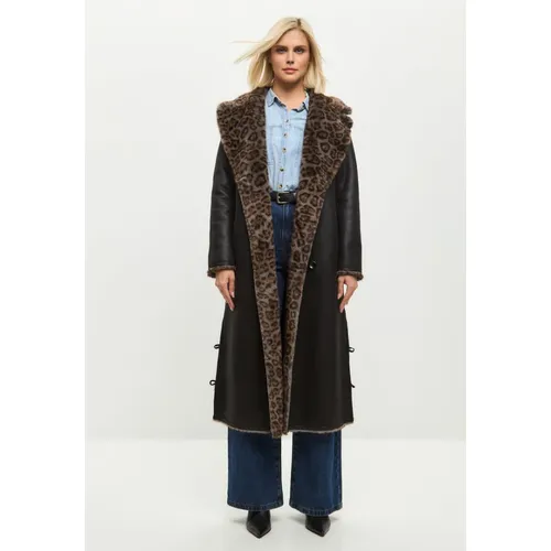 Coats > Double-Breasted Coats - - Cesare Gaspari - Modalova