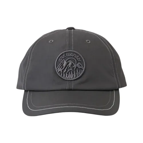 Accessories > Hats > Caps - - And Wander - Modalova
