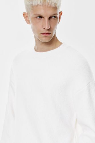 Ttps://static.pullandbear.net/assets/public/bfca/73a0/290044fa83c0/11bba8b2e363/07550537251-A2M/07550537251-A2M.jpg?ts=1760609703273" - Apparel & Accessories > Clothing > Shirts & Tops - Modalova