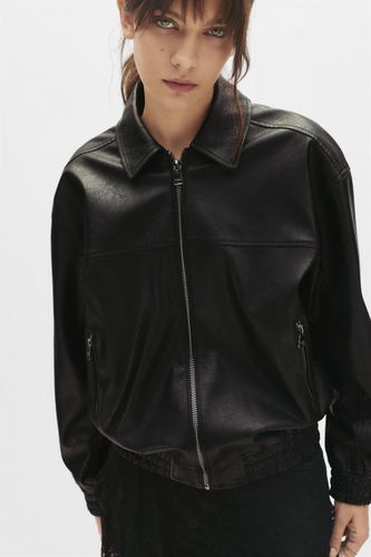 D9d/07710381800-A2M/07710381800-A2M.jpg?ts=1765548658972" - Apparel & Accessories > Clothing > Outerwear > Coats & Jackets - Modalova