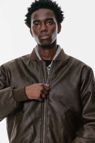 A2M.jpg?ts=1761302903693" - Apparel & Accessories > Clothing > Outerwear > Coats & Jackets - Modalova