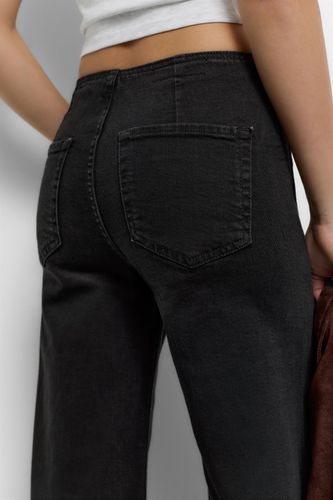 Ee5/c2f5bd4bb2bc/07687409800-A2M/07687409800-A2M.jpg?ts=1760015205956" - Apparel & Accessories > Clothing > Pants - Modalova