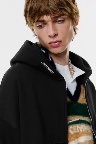 M/07560566800-A4M.jpg?ts=1760696307446" - Scarf,Jeans,Jacket,Front face,Front or side facing,model,Human face,Clothing,white_background - Modalova