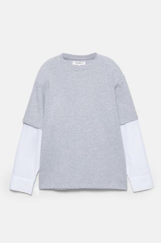 Static.pullandbear.net/assets/public/6d00/4b03/84c5495daf7d/c3229d0505df/07152311803-A4M/07152311803-A4M.jpg?ts=1760600717618" - model,Woman,Human single,Front face,Front or side facing,Human face,Person,unrecognizable_product,Footwear,Clothing,white_background - Modalova