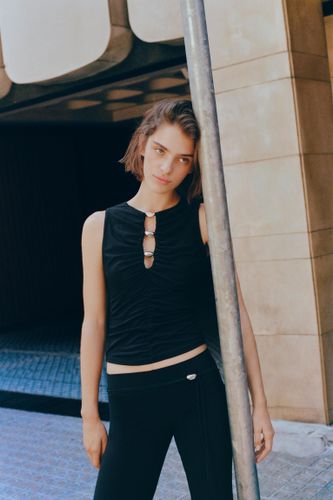 Top Découpé Avec Appliques - Pull&Bear - Modalova