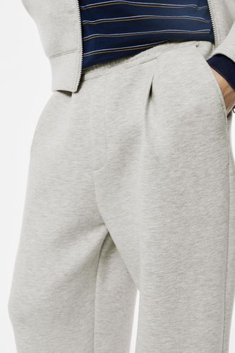 A2M.jpg?ts=1762359457600" - Apparel & Accessories > Clothing > Activewear - Modalova