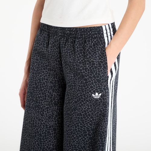 Pantalons adidas Firebird Oversized Aop Denim Pants / XS - adidas Originals - Modalova