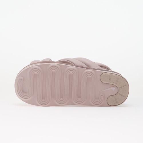 Baskets Air Max Isla / - EUR 36.5 - Nike - Modalova