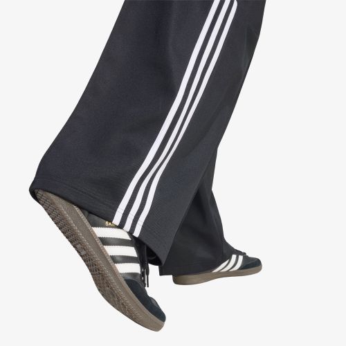 Pantalons adidas Oversized Track Trousers L - adidas Originals - Modalova