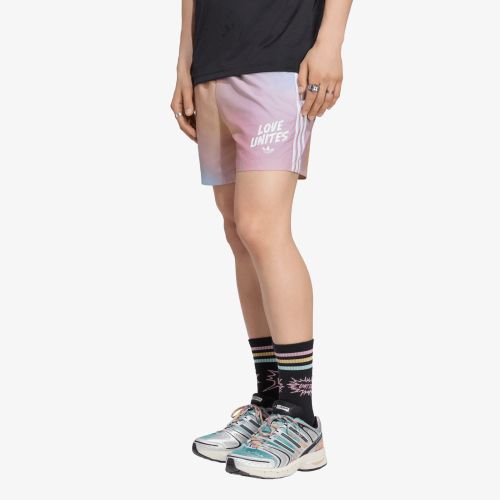 Short adidas Pride AOP Shorts (Water Proof) XXL - adidas Originals - Modalova