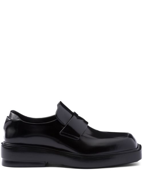 Mocassins en cuir à plaque logo - Prada - Modalova