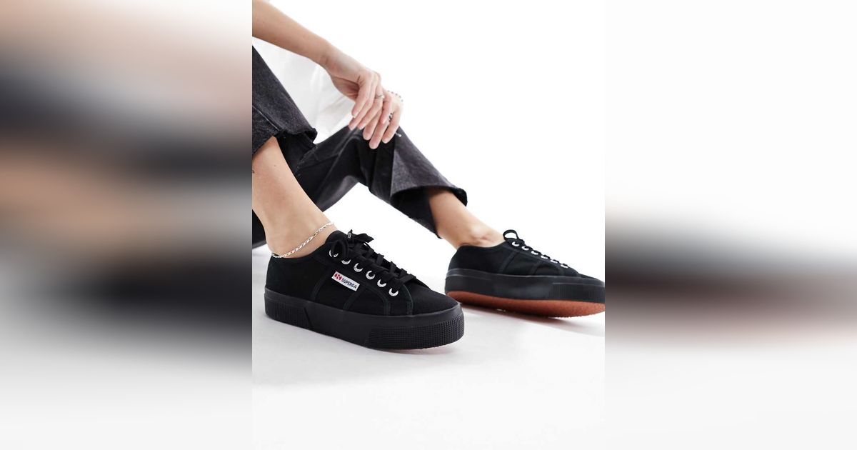 Baskets Superga pour Femme Modalova