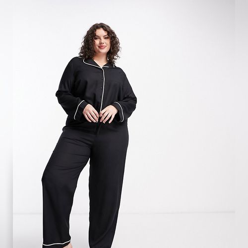 ASOS DESIGN - Ensemble de pyjama chemise et pantalon en modal à motif  Mickey Mouse - Rose et noir
